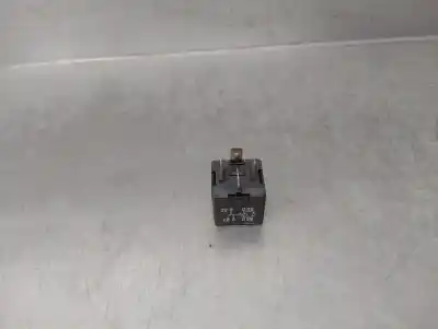 Second-hand car spare part relay for audi a4 b7 avant (8ed) 2.0 tdi oem iam references 8d0951253a  rele 373