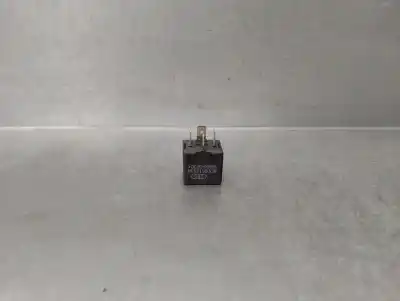 Second-hand car spare part relay for audi a4 b7 avant (8ed) 2.0 tdi oem iam references 8d0951253a