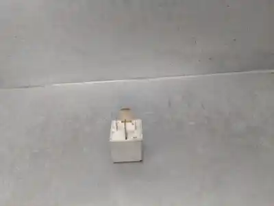 Second-hand car spare part relay for audi a4 b7 avant (8ed) 2.0 tdi oem iam references 8d0951253a  rele 370