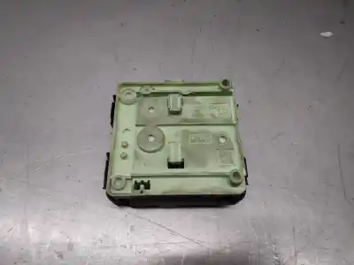 Peça sobressalente para automóvel em segunda mão caixa de fusíveis e relés por bmw x3 (e83) 3.0d referências oem iam 8387547