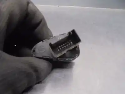 Pezzo di ricambio per auto di seconda mano interruttore per opel corsa e selective riferimenti oem iam 39031631  
