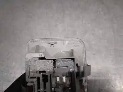 Автозапчастина б/у внутрішне світло для toyota yaris (_p13_) 1.5 hybrid (nhp130_) посилання на oem iam 812600d070  