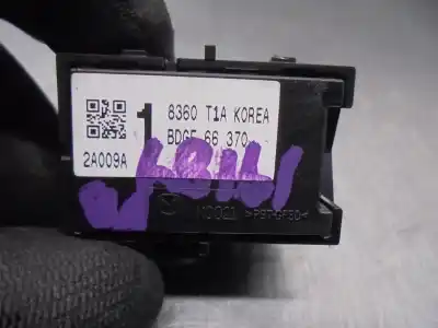 Second-hand car spare part right front power window switch for mazda 3 berlina (bp) evolution oem iam references bdgf66370  