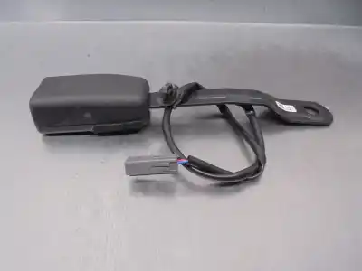 Pezzo di ricambio per auto di seconda mano gancio cintura anteriore sinistro per mazda 3 berlina (bp) evolution riferimenti oem iam bbcka57680a