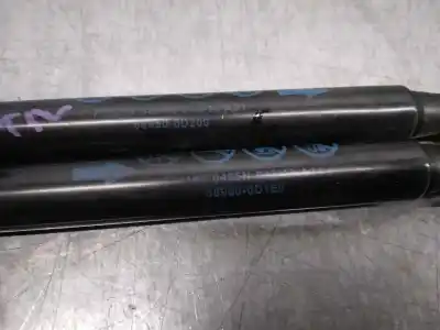 Автозапчасти б/у амортизаторы багажника/двери за toyota yaris (_p13_) 1.5 hybrid (nhp130_) ссылки oem iam 689500d200  