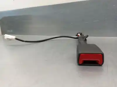 Автозапчасти б/у крюк для пояса за kia stonic (yb) 1.0 t-gdi ссылки oem iam 88830h8000wk  