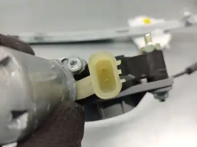 Автозапчастина б/у регулятор переднього правого скла для kia stonic (yb) 1.0 t-gdi посилання на oem iam 82460h8000  