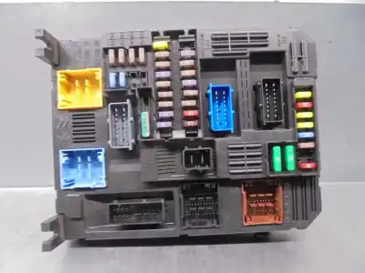 Peça sobressalente para automóvel em segunda mão caixa de fusíveis e relés por citroen c4 picasso 1.6 blue-hdi fap referências oem iam 9819851380