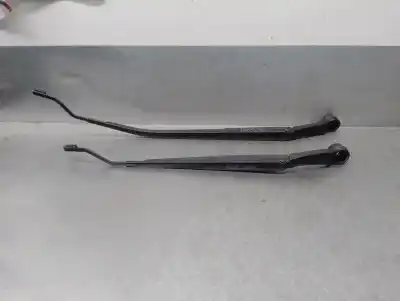 Автозапчастина б/у передній правий річок склоочисника для hyundai i20 ii (gb, ib) 1.2 посилання на oem iam 98311c8010