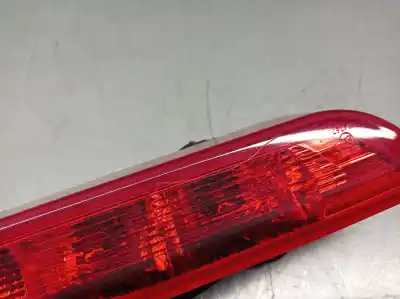 Автозапчасти б/у центральный стоп-сигнал за kia stonic (yb) 1.0 t-gdi ссылки oem iam 92700h8400  