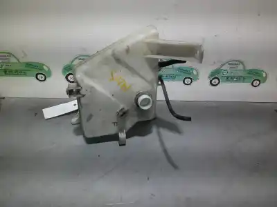 Second-hand car spare part windscreen washer bottle for toyota corolla (e15) 2.0 turbodiesel cat oem iam references 060851252