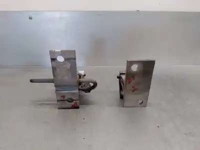 Second-hand car spare part hinge for audi a8 (d2) 4.2 quattro oem iam references 4d0831401  