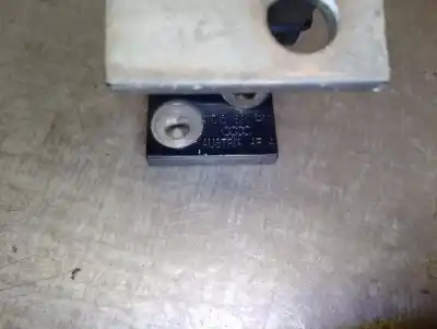 Second-hand car spare part hinge for audi a8 (d2) 4.2 quattro oem iam references 4d0831401  