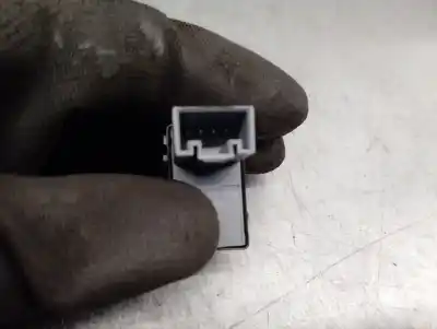 Автозапчастина б/у передній правий віконний вимикач для volkswagen passat b6 variant (3c5) 2.0 tdi посилання на oem iam 7l6959855b  