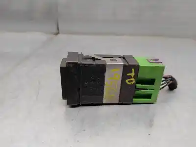 Second-hand car spare part switch for skoda superb i (3u4) 1.9 tdi oem iam references 3u0963563  