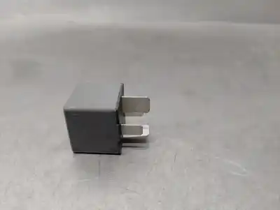 Second-hand car spare part relay for dodge caliber 2.0 crd oem iam references 04671886saa  