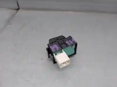 Second-hand car spare part switch for lexus is 200 (ds2/is2) d-cat oem iam references 8570r76  