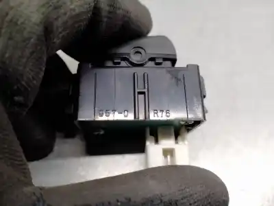 Second-hand car spare part switch for lexus is 200 (ds2/is2) d-cat oem iam references 8570r76  
