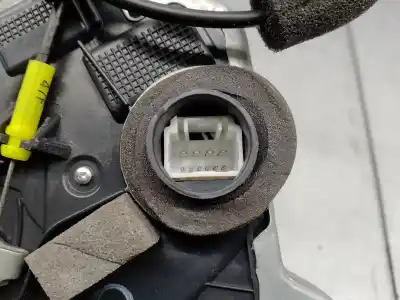 İkinci el araba yedek parçası sag ön kapi kilidi için lexus is 200 (ds2/is2) d-cat oem iam referansları 6903053090  