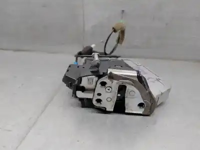 Second-hand car spare part rear left door lock for lexus is 200 (ds2/is2) d-cat oem iam references 6906053040  