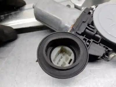 Second-hand car spare part rear left window regulator for lexus is 200 (ds2/is2) d-cat oem iam references 6980422200  