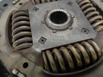 Second-hand car spare part clutch kit for volkswagen golf v berlina (1k1) 1.9 tdi oem iam references 702123  702098