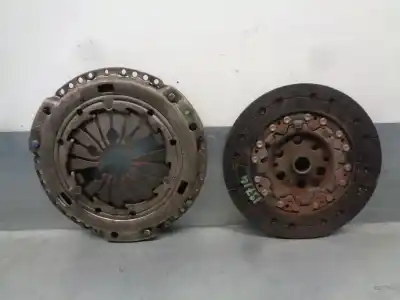 Peça sobressalente para automóvel em segunda mão KIT DE EMBREAGEM por VOLKSWAGEN GOLF IV BERLINA (1J1)  Referências OEM IAM 323037411  123035310