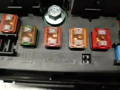 Автозапчасти б/у блок реле/предохранителей за opel insignia a (g09) 2.0 cdti 4x4 (68) ссылки oem iam 13345494  13255300