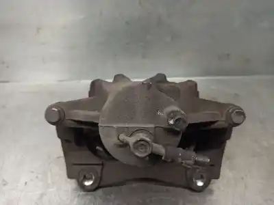 Автозапчастина б/у передній правий гальмівний супорт для toyota avensis (_t25_) 2.2 d-4d (adt251_) посилання на oem iam 4773005060  