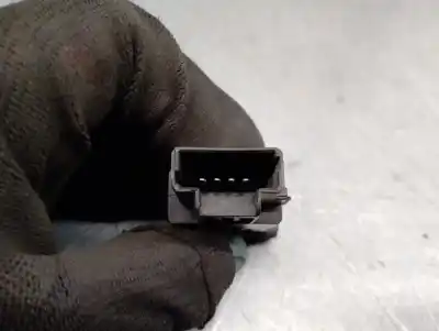 Second-hand car spare part headlights switch for iveco daily iv furgón 35s14 c, 35s14 c/p, 35s14 v, 35s14 v/p, 35c14 v,... oem iam references 69500503  