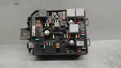 Pezzo di ricambio per auto di seconda mano scatola relè/fusibili per opel corsa d (s07) 1.4 (l08 l68) riferimenti oem iam 39068005