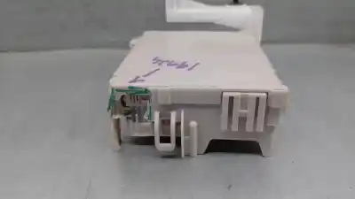 Peça sobressalente para automóvel em segunda mão caixa de fusíveis e relés por citroen c1 1.0 vti referências oem iam 827300h030a  