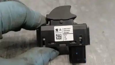 Peça sobressalente para automóvel em segunda mão botão / interruptor elevador vidro traseiro direito por citroen c4 lim. 1.6 hdi fap referências oem iam 96657926xt  