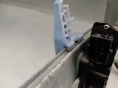 Second-hand car spare part passenger side right window regulator for opel corsa d opc oem iam references 140311  