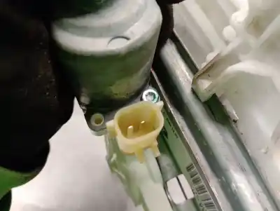 Peça sobressalente para automóvel em segunda mão elevador de vidros traseiro direito por jeep compass 2.0 crd cat referências oem iam 68002888aa  