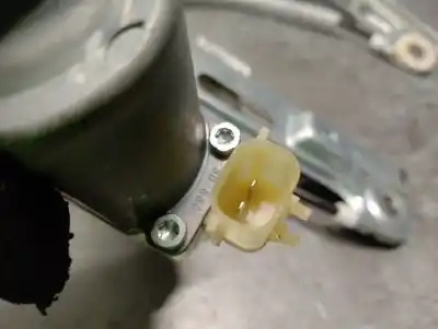 Second-hand car spare part passenger side right window regulator for jeep compass 2.0 crd cat oem iam references 68002896aa  