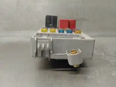 Pezzo di ricambio per auto di seconda mano scatola relè/fusibili per fiat idea (135) 1.3 16v jtd 16v dynamic plus (10.2005->) 69 cv / 51 kw riferimenti oem iam 51732919  501203880000