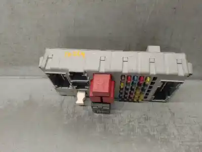 Pezzo di ricambio per auto di seconda mano scatola relè/fusibili per fiat idea (135) 1.3 16v jtd 16v dynamic plus (10.2005->) 69 cv / 51 kw riferimenti oem iam 51732919  501203880000