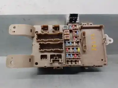 Second-hand car spare part fuse box unit for toyota corolla (_e12_) 2.0 d-4d (cde120_) oem iam references 8198050030