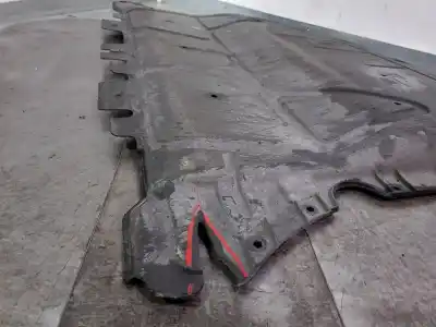 Pezzo di ricambio per auto di seconda mano copertura skid per seat leon st (5f8) 1.6 tdi riferimenti oem iam 5q0825236 cesta 38 3q0825236d