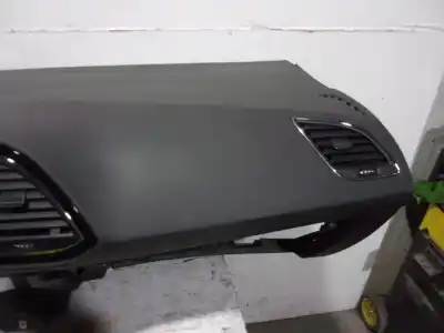 Second-hand car spare part dashboard for seat leon st (5f8) 1.6 tdi oem iam references 5f1857003m  