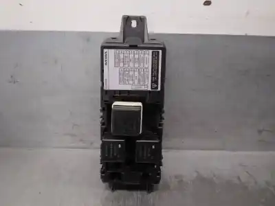 Pièce détachée automobile d'occasion boîtes à fusibles pour volvo s40 berlina 1.9 diesel références oem iam 30889703