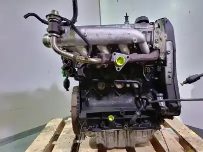 Peça sobressalente para automóvel em segunda mão motor completo por volvo s40 berlina 1.9 diesel referências oem iam d4192t2 8251375 c013183