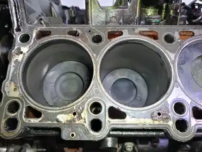 Second-hand car spare part block for audi a8 d3 (4e2, 4e8) 4.0 tdi quattro oem iam references  057103021c 002569