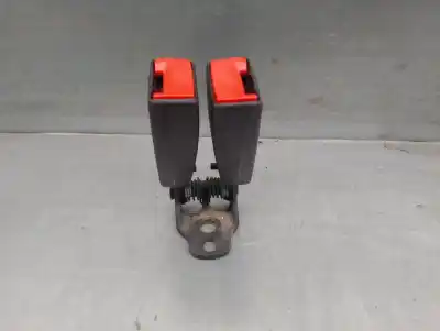 Pezzo di ricambio per auto di seconda mano gancio cintura posteriore destro per ford focus lim. (cb4) 1.6 tdci cat riferimenti oem iam 4m51a613k21aa