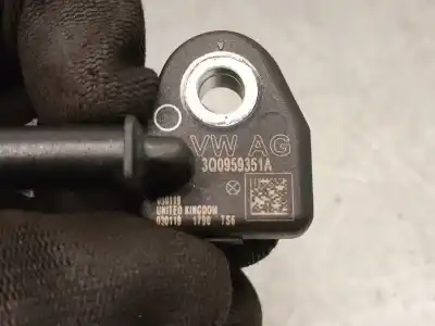 Peça sobressalente para automóvel em segunda mão sensor por seat leon (5f1) 1.6 tdi referências oem iam 3q0959351a  