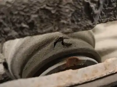 Pezzo di ricambio per auto di seconda mano pinza freno posteriore sinistra per ford transit connect (tc7) 1.8 tdci cat riferimenti oem iam 2t142k328  