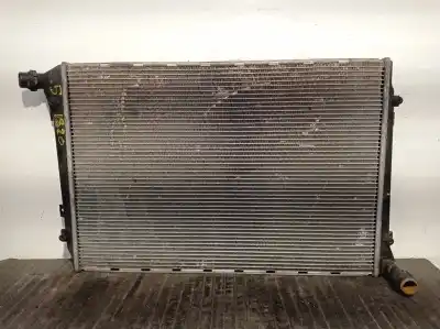 Peça sobressalente para automóvel em segunda mão Radiador De água por VOLKSWAGEN JETTA (1K2) 1.9 TDI Referências OEM IAM 1K0121251AM  