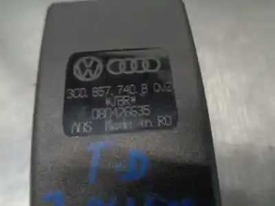 Автозапчасти б/у крюк для пояса за volkswagen passat b6 variant (3c5) 2.0 tdi ссылки oem iam 3c0857740b  