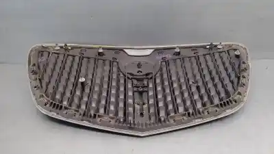 Peça sobressalente para automóvel em segunda mão grelha frontal por lancia ypsilon (101) 1.3 multijet 16v platino (66kw) (10.2006->) referências oem iam 735425960  